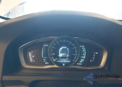 2015 Volvo V60 T5 Platinum из США, поврежденный, VIN YV1612SM0F1221629